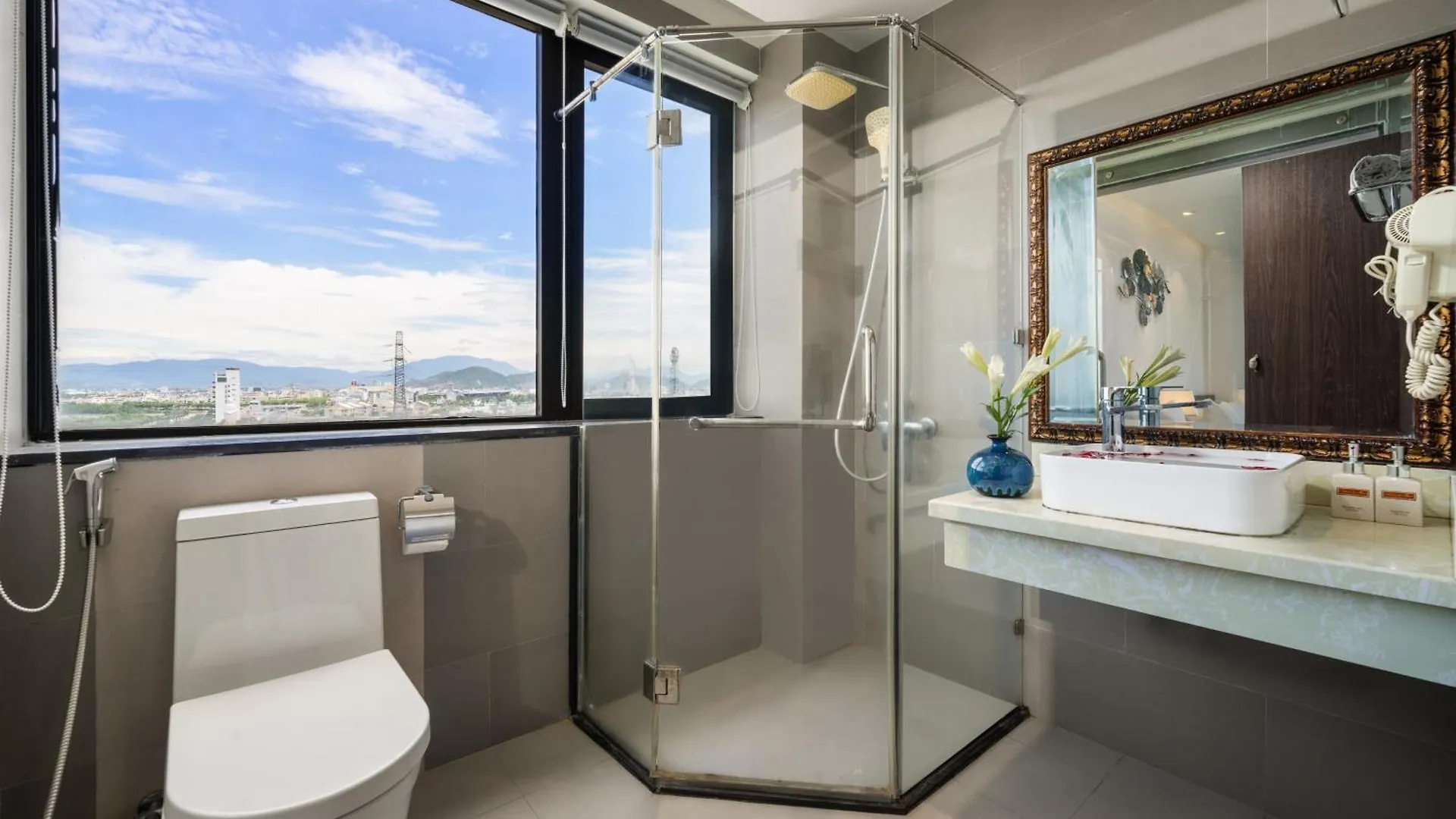 Nostalgia Boutique Hotel Da Nang